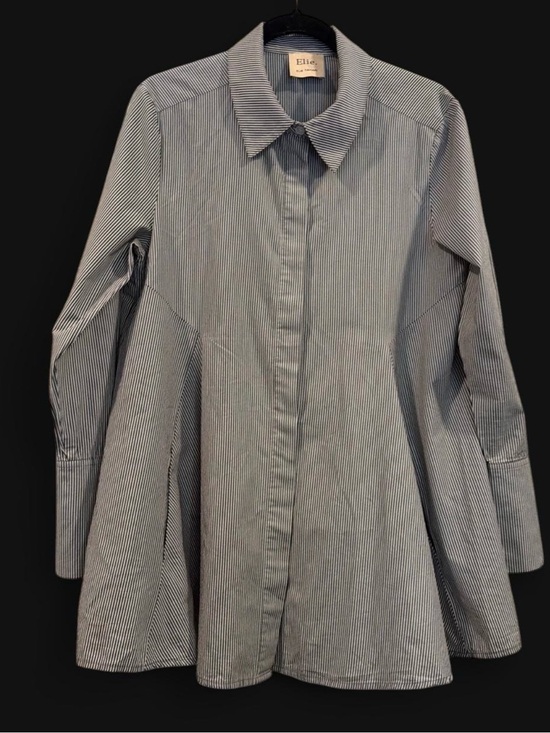 Elie Tahari Tops - Elie Tahari Black & White Pinstripe Longline Button-Down Shirt